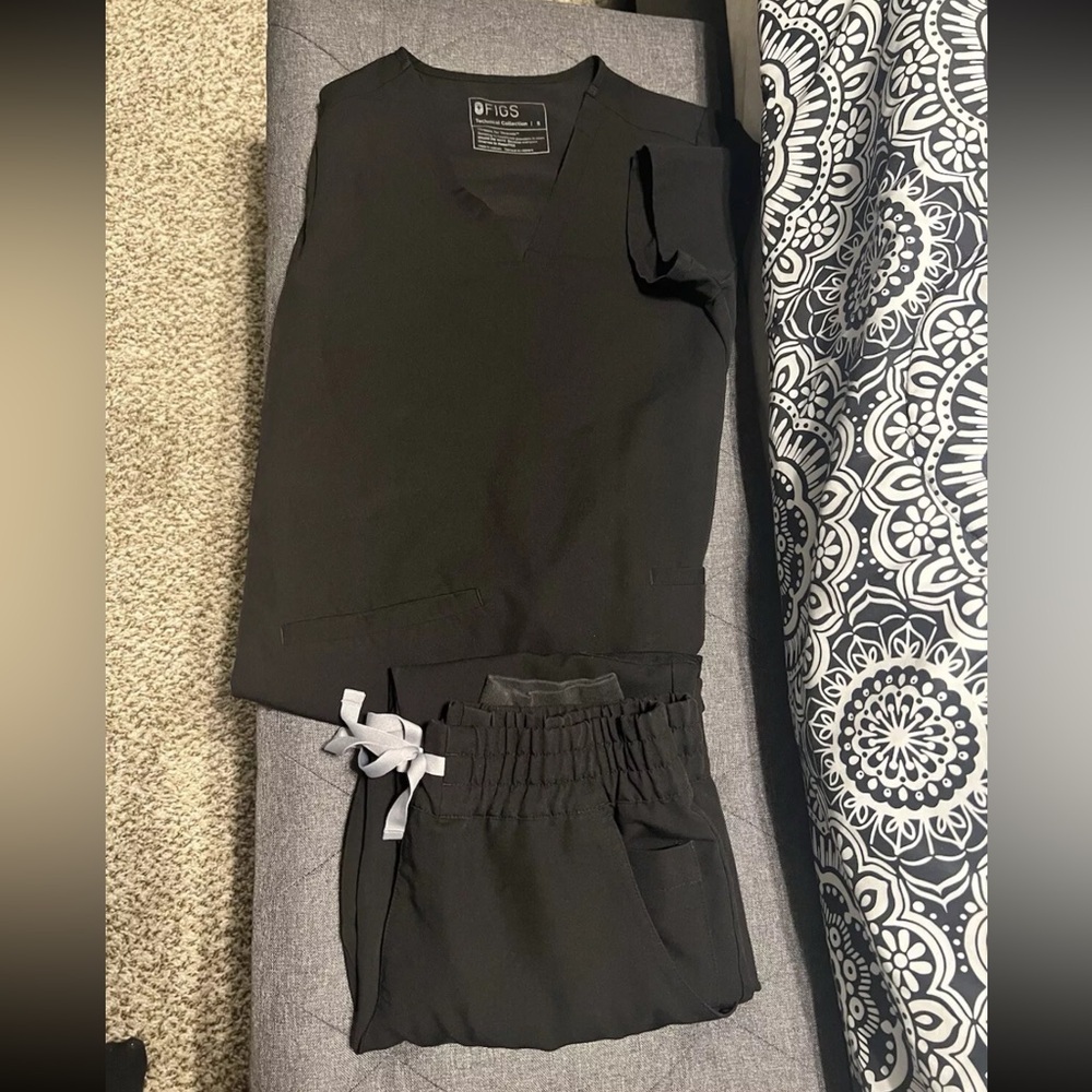 Women’s Figs Set Black